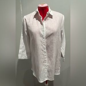 Linen button down with button accent on sleeves